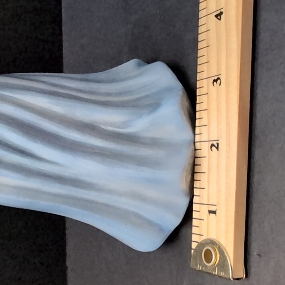 Vintage Lladro Porcelain Lady With Flowers Figurine. - Picture 10 of 10